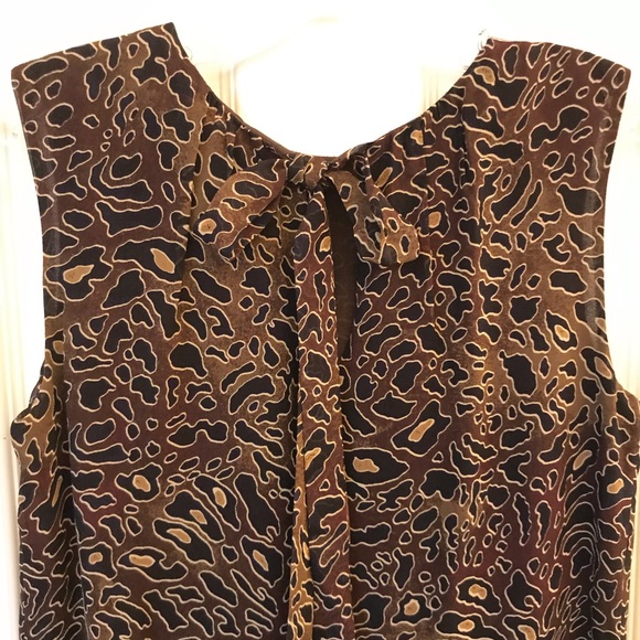 Tory Burch Animal pint sleeveless shell; size 2 - Picture 2 of 5